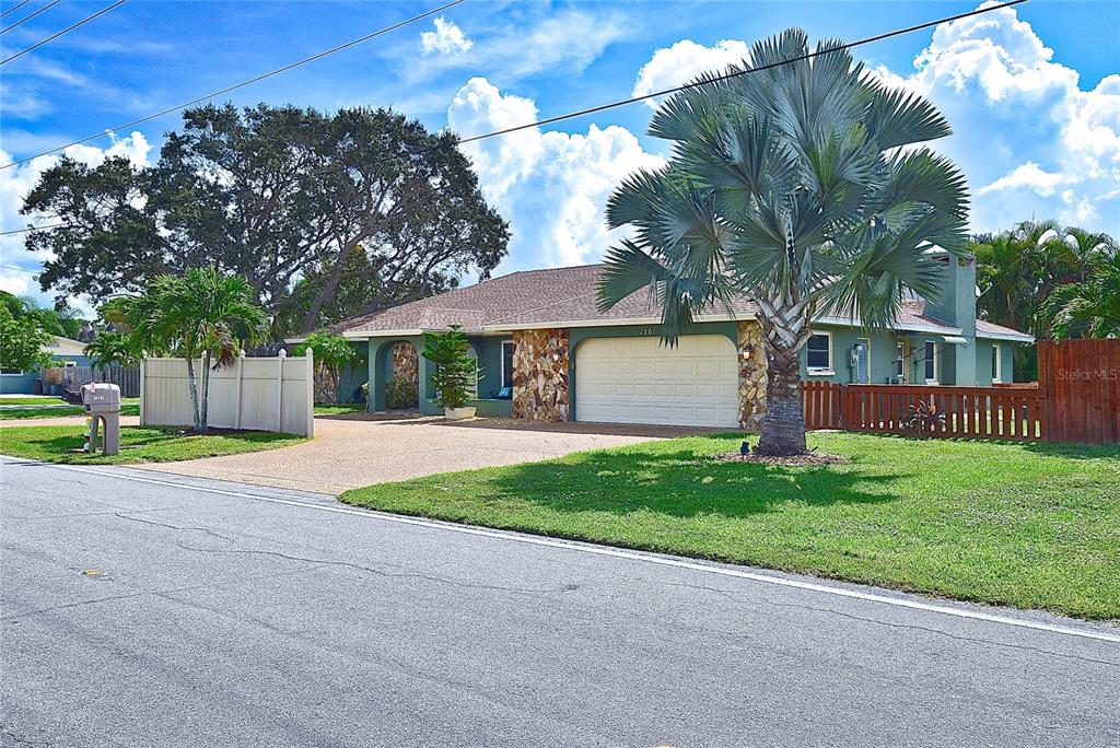1201 Jamaica Road Venice, FL 34293 - Photo 1 of 1 Northwest Exposure with Curb Appeal | 1201 Jamaica Road, Venice, FL 34293 | South Venice, FL