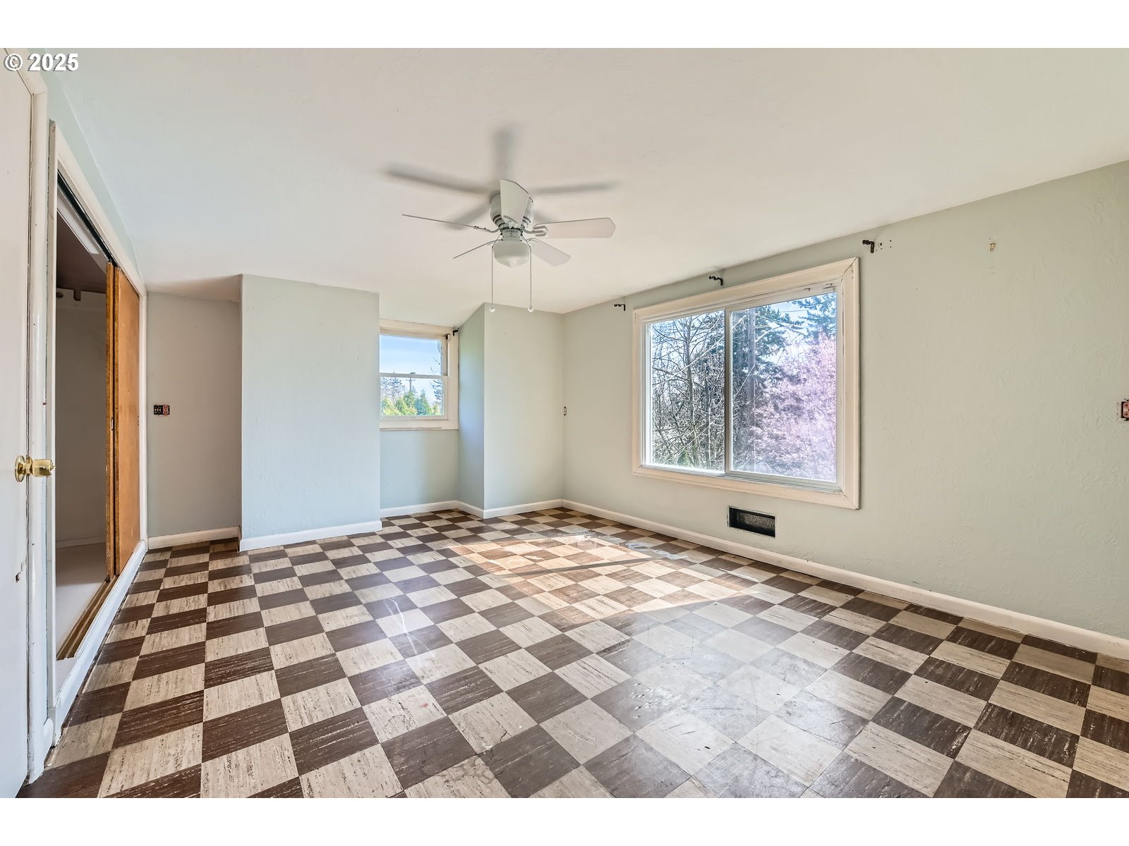 2349 Southwest 6th Avenue Camas, WA 98607 - Photo 12 of 32