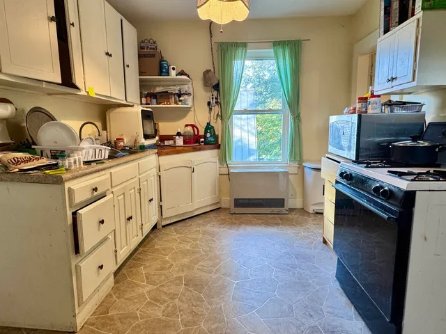 $179,000 | 109 Caledonia Street, St. Johnsbury, VT 05819