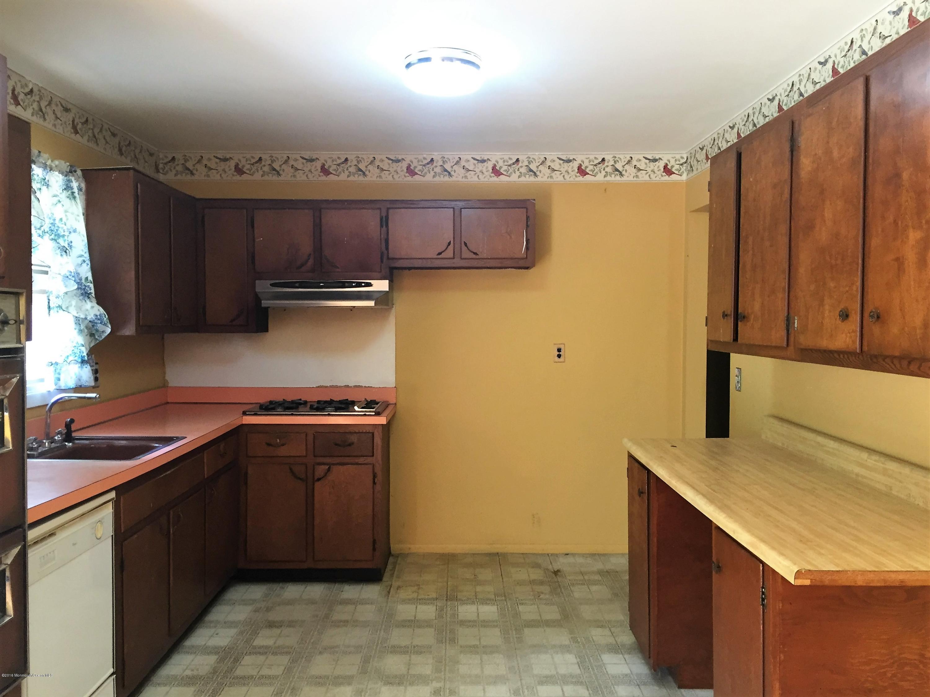 665 Burke Road Jackson, NJ 08527 - Photo 8 of 28 Kitchen 2