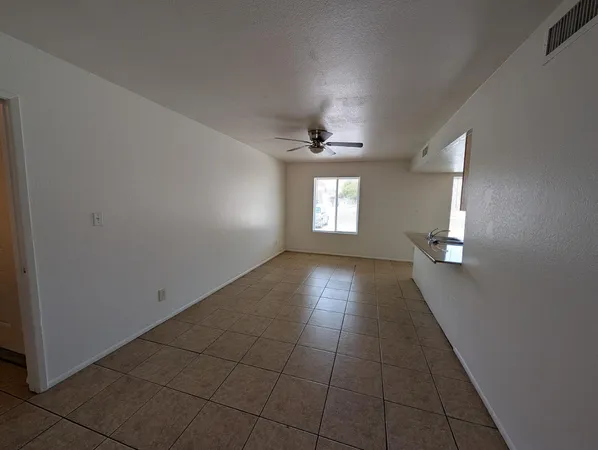 $1,670 | 8929 West Campbell Avenue, Phoenix, AZ 85037
