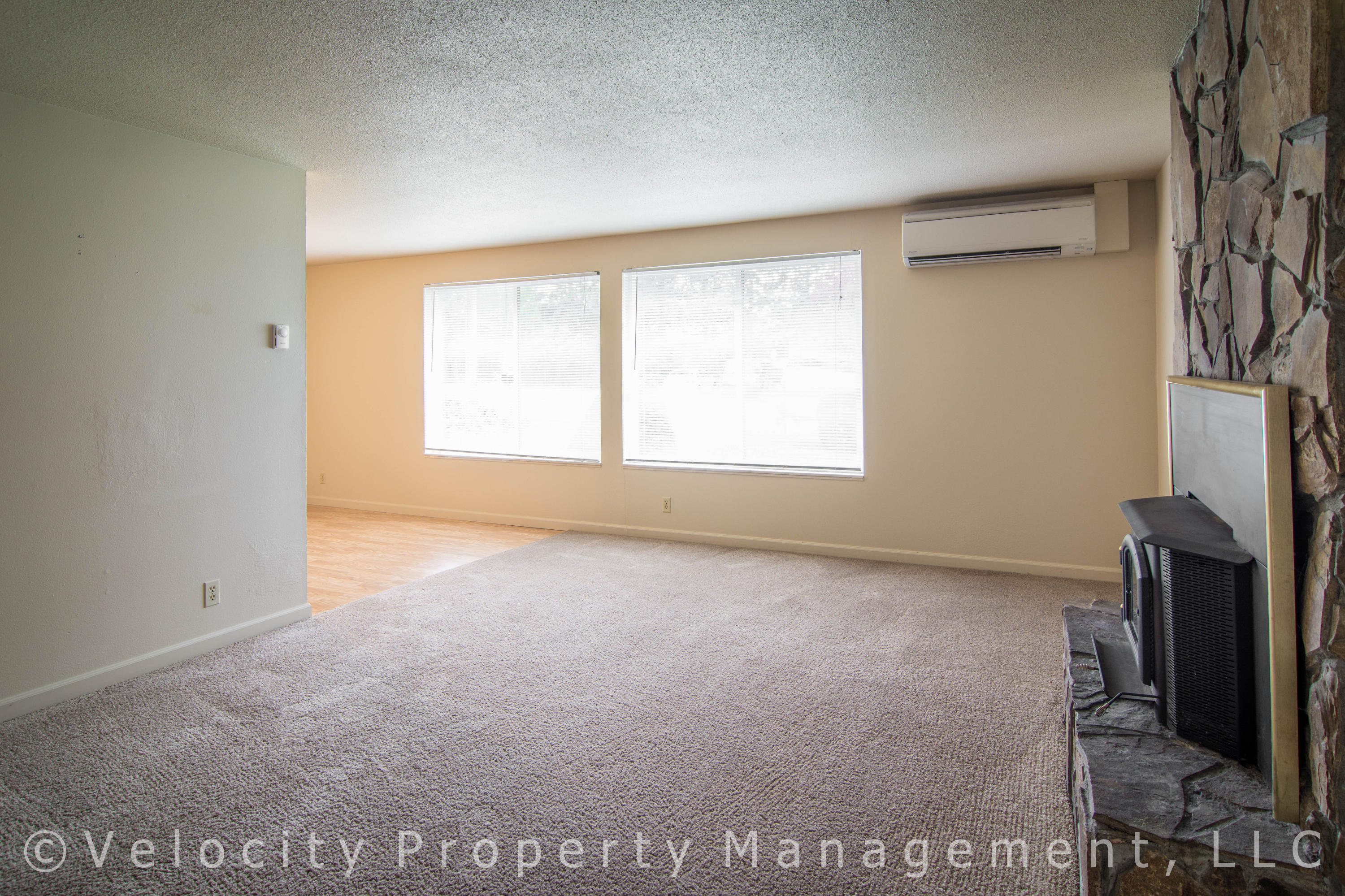 26 Southeast Craven Road Bend, OR 97702 - Photo 4 of 5 30CravenBend-10