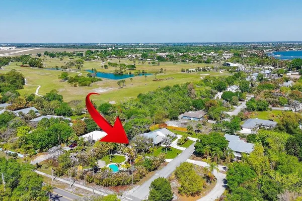 $1,099,000 | 2366 Southeast Country Club Lane, Stuart, FL 34996