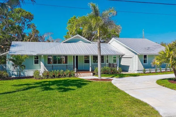 $1,099,000 | 2366 Southeast Country Club Lane, Stuart, FL 34996