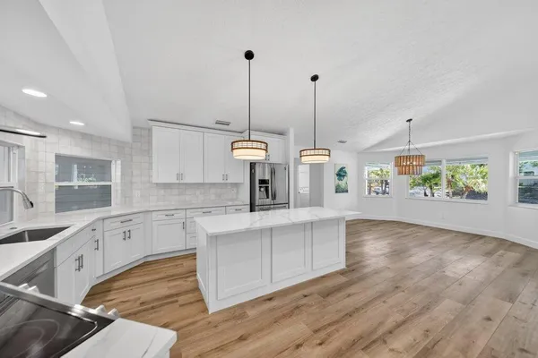 $1,099,000 | 2366 Southeast Country Club Lane, Stuart, FL 34996