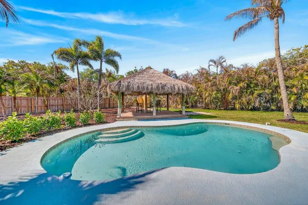 $1,099,000 | 2366 Southeast Country Club Lane, Stuart, FL 34996