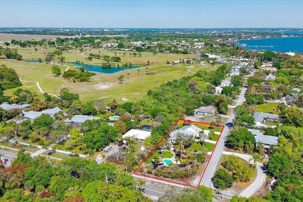 $1,099,000 | 2366 Southeast Country Club Lane, Stuart, FL 34996