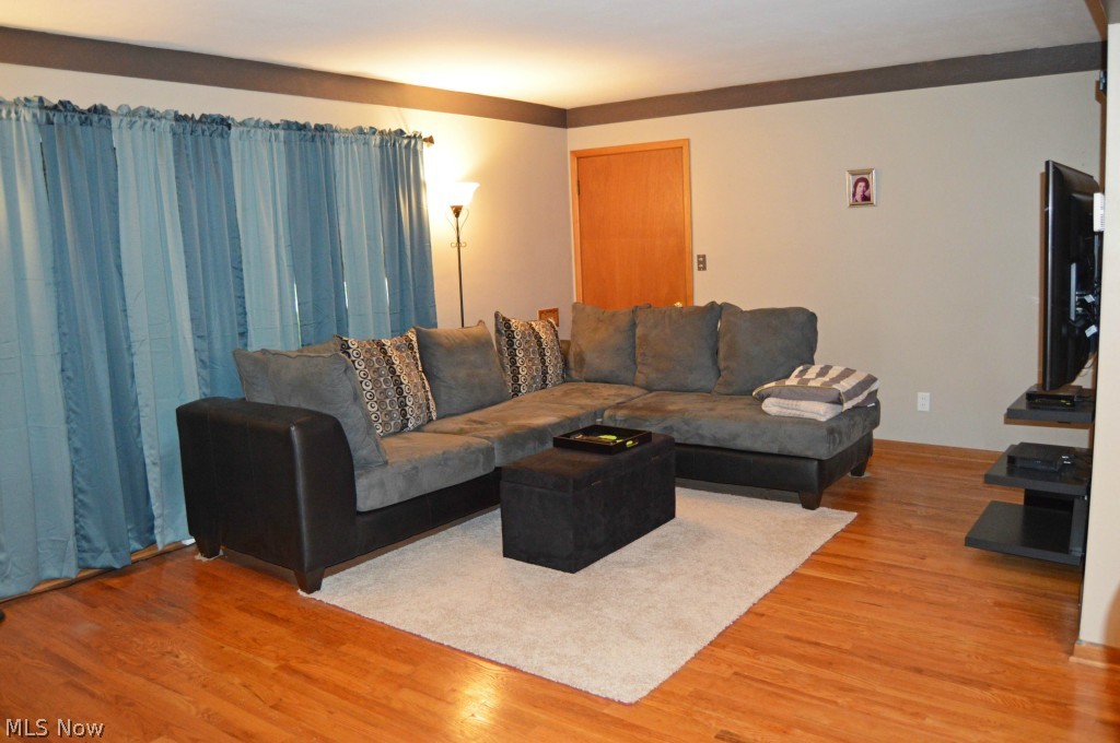 2926 Snow Road Cleveland, OH 44134 - Photo 6 of 25