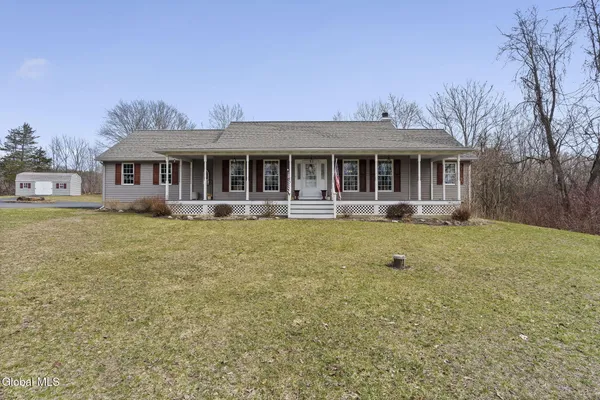 $580,000 | 32 Halsted Lane, Ravena, NY 12143