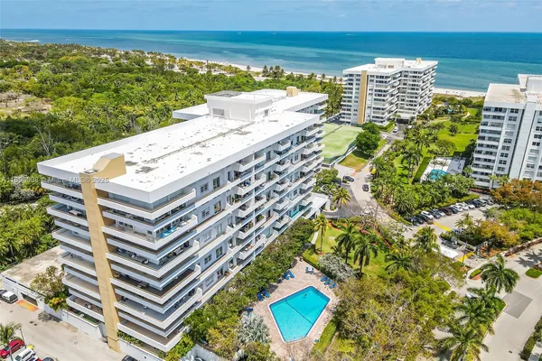 $799,000 | 155 Ocean Ln Drive, Unit 302, Key Biscayne, FL 33149