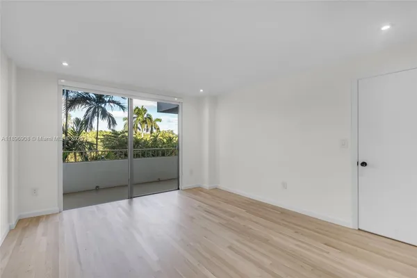 $799,000 | 155 Ocean Ln Drive, Unit 302, Key Biscayne, FL 33149