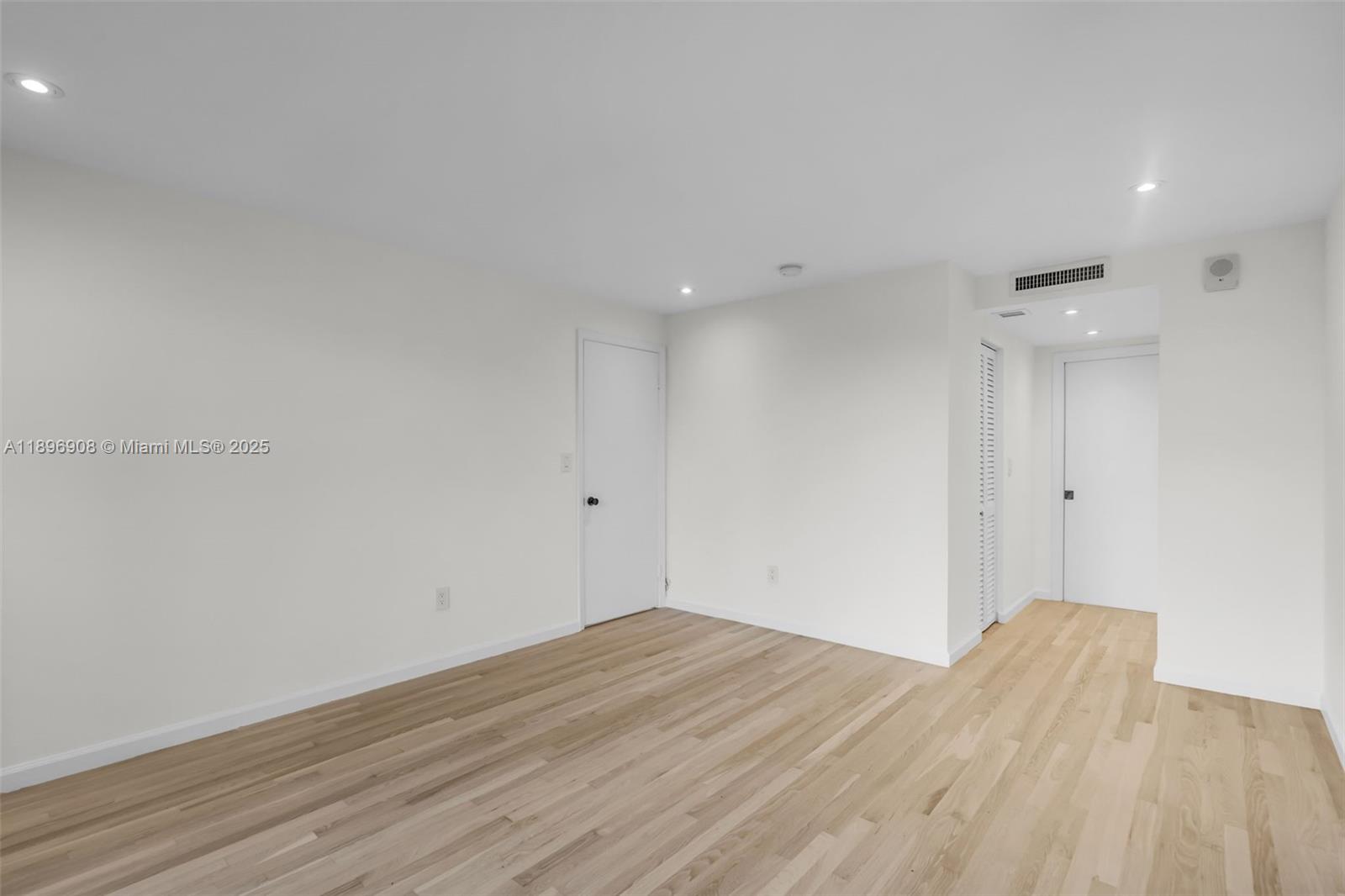 155 Ocean Ln Drive, Unit 302 Key Biscayne, FL 33149 - Photo 13 of 27