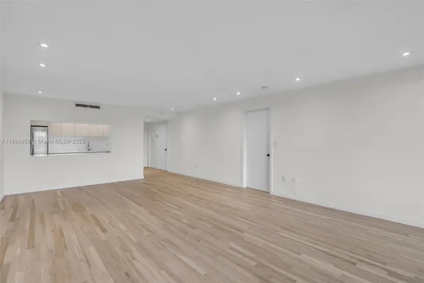 $799,000 | 155 Ocean Ln Drive, Unit 302, Key Biscayne, FL 33149