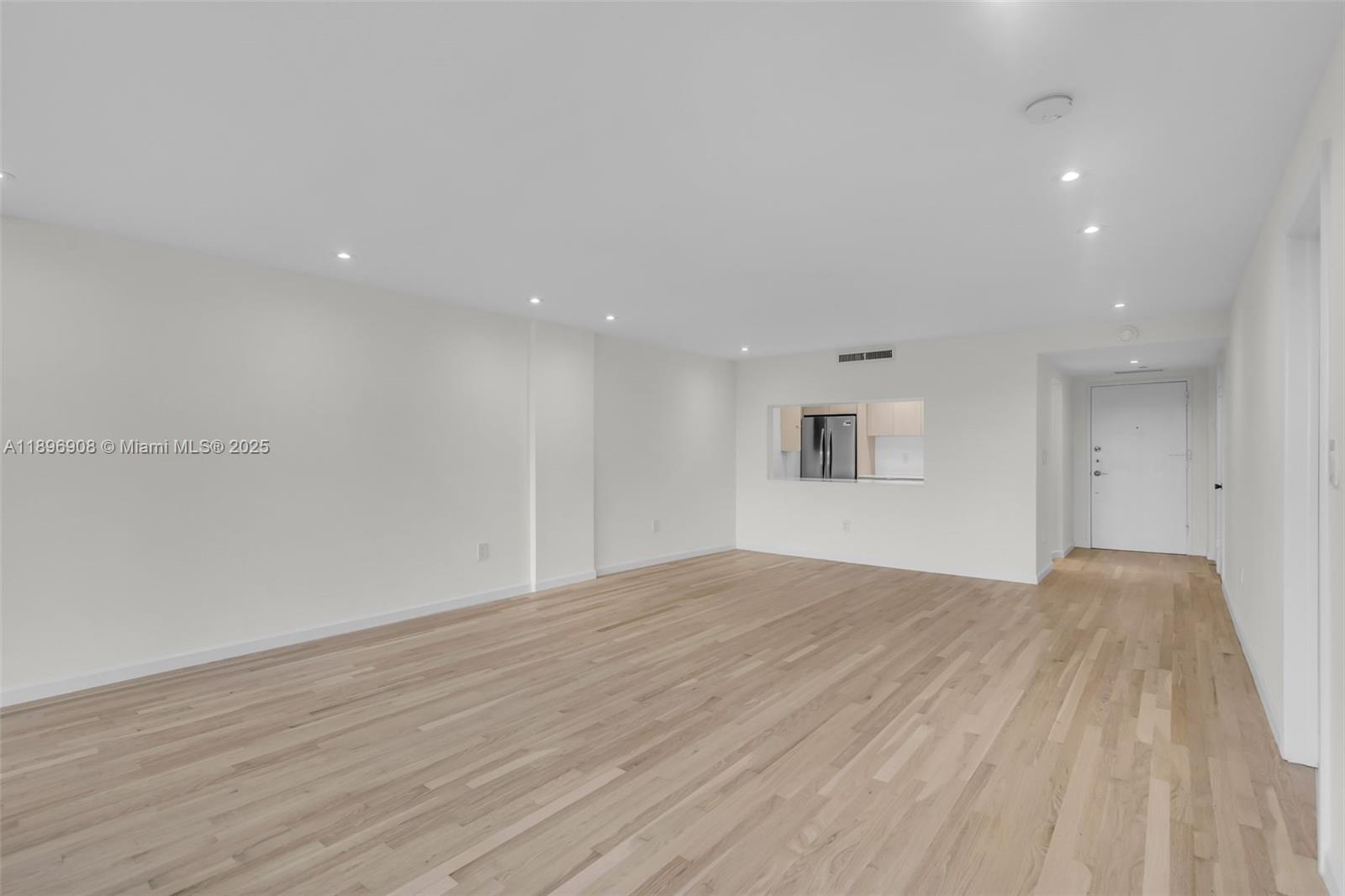 155 Ocean Ln Drive, Unit 302 Key Biscayne, FL 33149 - Photo 6 of 27