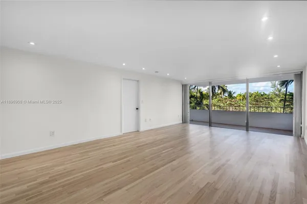 $799,000 | 155 Ocean Ln Drive, Unit 302, Key Biscayne, FL 33149