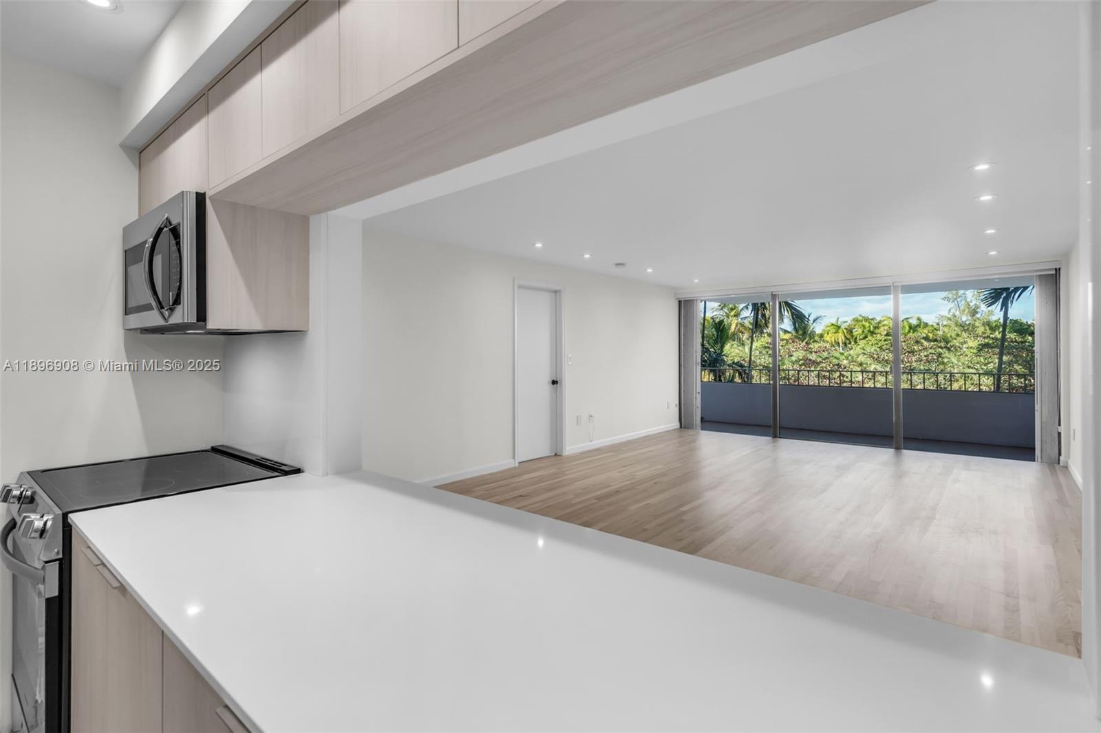 155 Ocean Ln Drive, Unit 302 Key Biscayne, FL 33149 - Photo 9 of 27