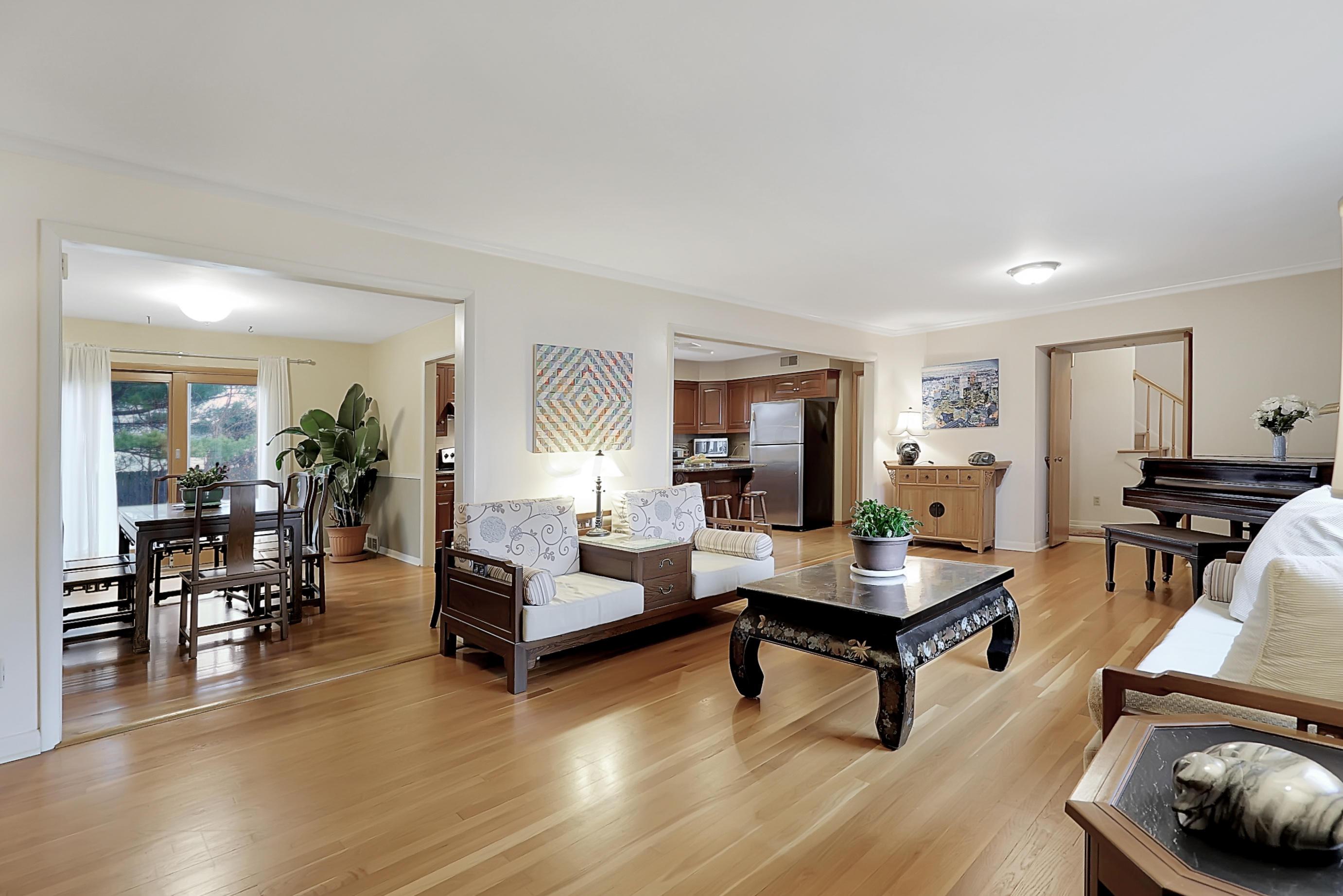 3160 Brandon Road Columbus, OH 43221 - Photo 3 of 38 Gallery Image 3