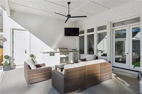 $3,000,000 | 116 Brockenbraugh Court, Metairie, LA 70005