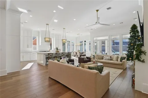 $3,000,000 | 116 Brockenbraugh Court, Metairie, LA 70005