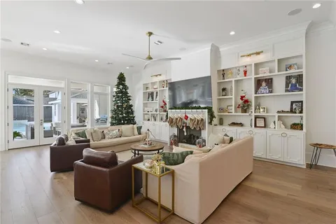 $3,000,000 | 116 Brockenbraugh Court, Metairie, LA 70005