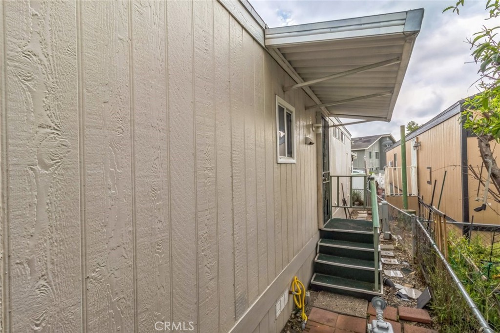 8221 Ilex Street, Unit 10 Rancho Cucamonga, CA 92335 - Photo 5 of 27 a view of entryway