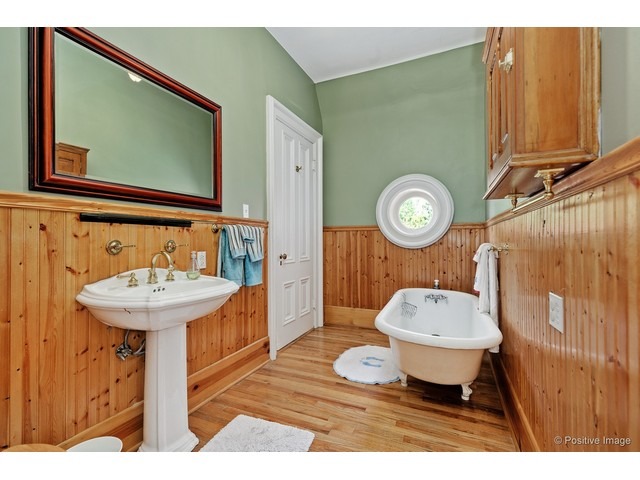 154 Bartram Road Riverside, IL 60546 - Photo 11 of 25