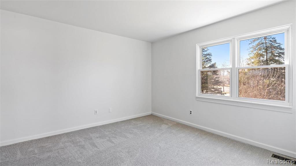 41886 Park Ridge Road Novi, MI 48375 - Photo 16 of 23