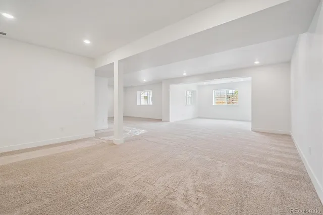 a view of empty room with window