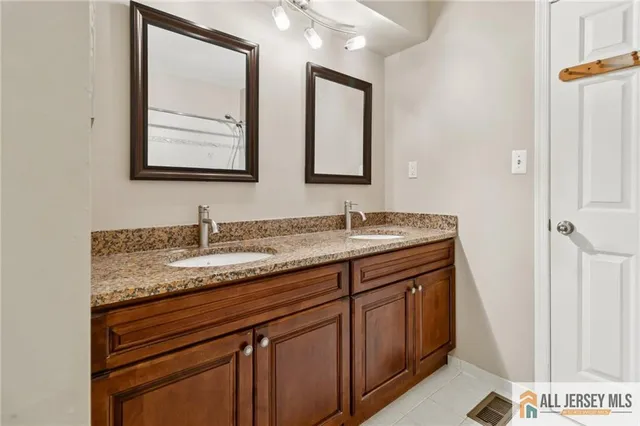 a bathroom with a bath tub