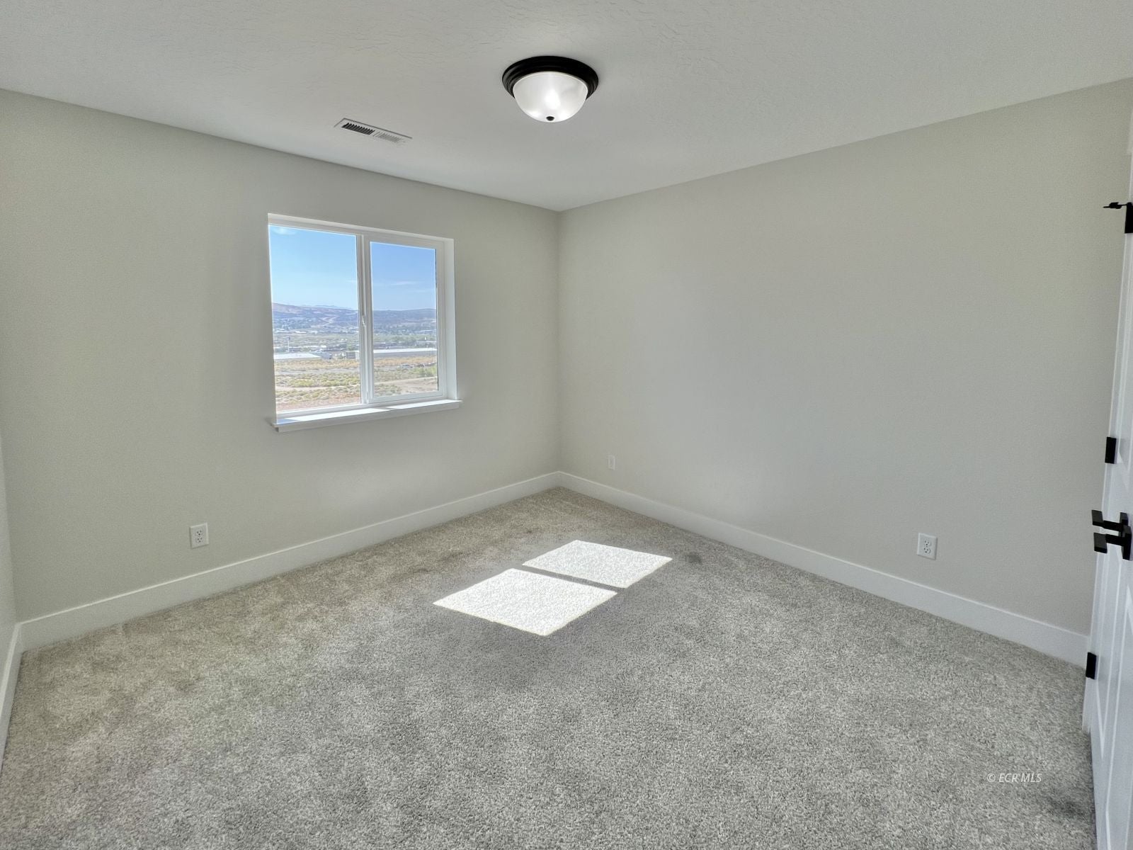 219 Spring Creek Parkway Spring Creek, NV 89815 - Photo 15 of 32 Gallery Image 15