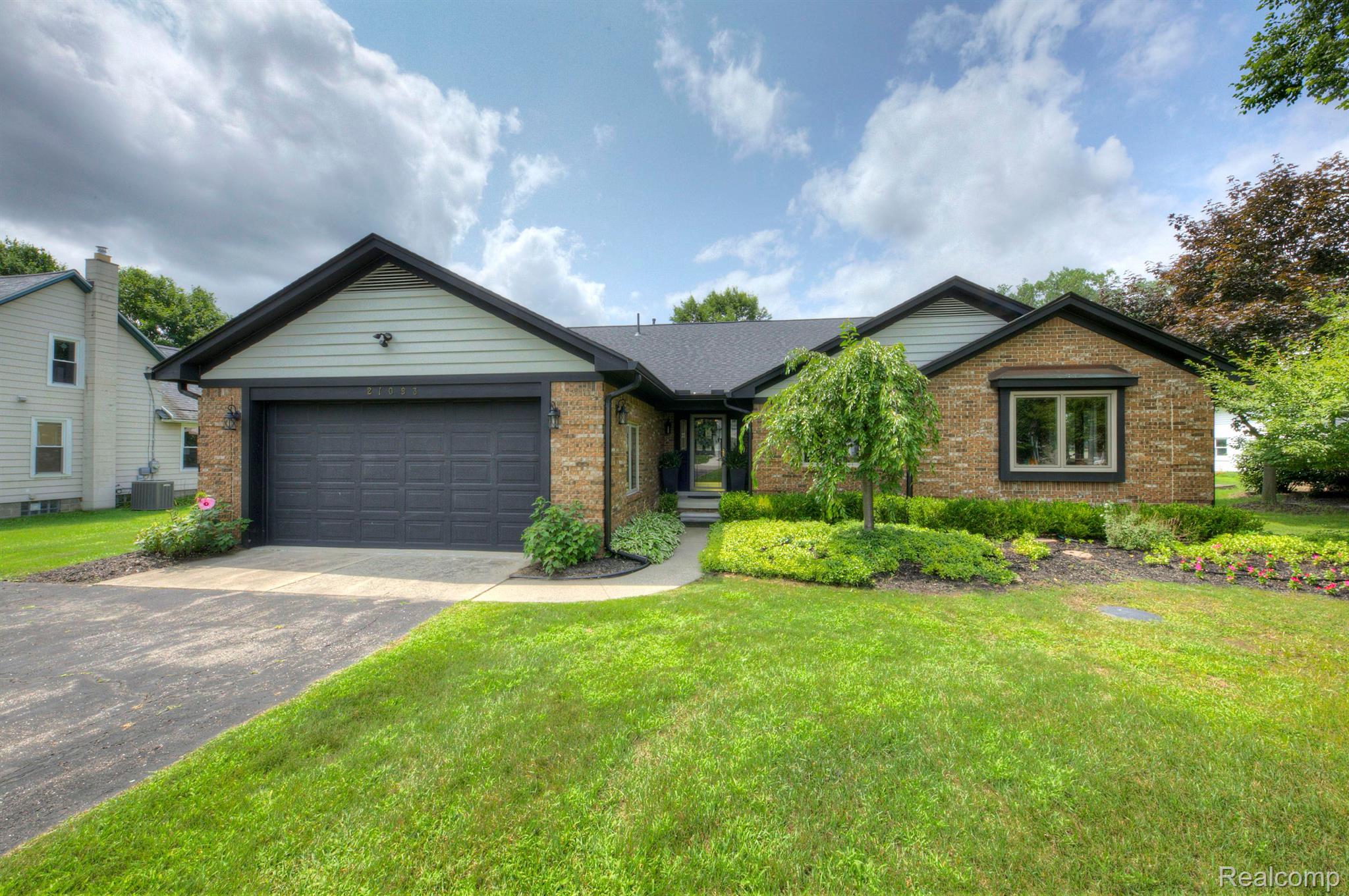 21093 Gill Road Farmington, MI 48335 - Photo 1 of 43 Gallery Image 1