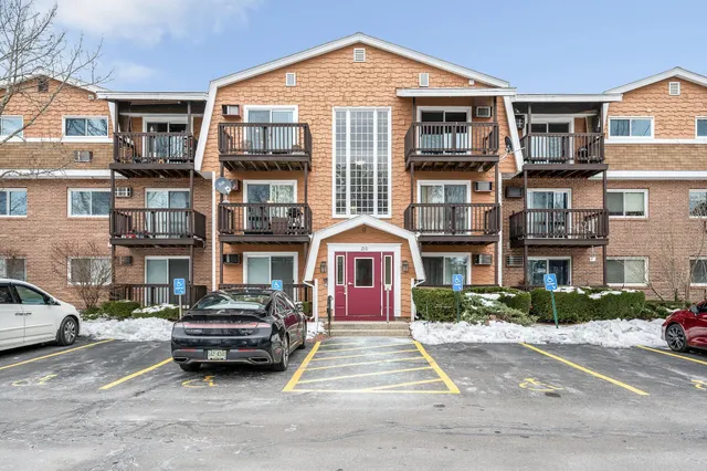 $299,900 | 210 Brook Village Road, Unit 38, Nashua, NH 03062