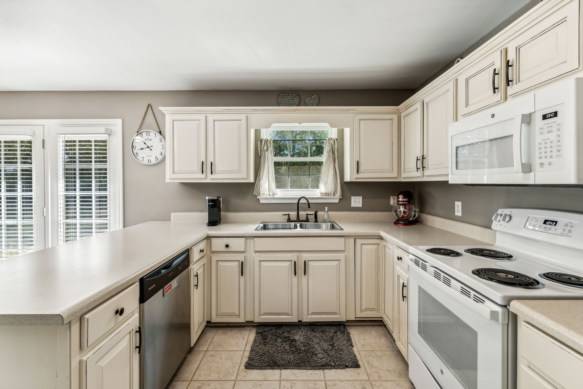 113 Johnny Ruth Court Murfreesboro, TN 37127 - Photo 11 of 39 Gallery Image 11