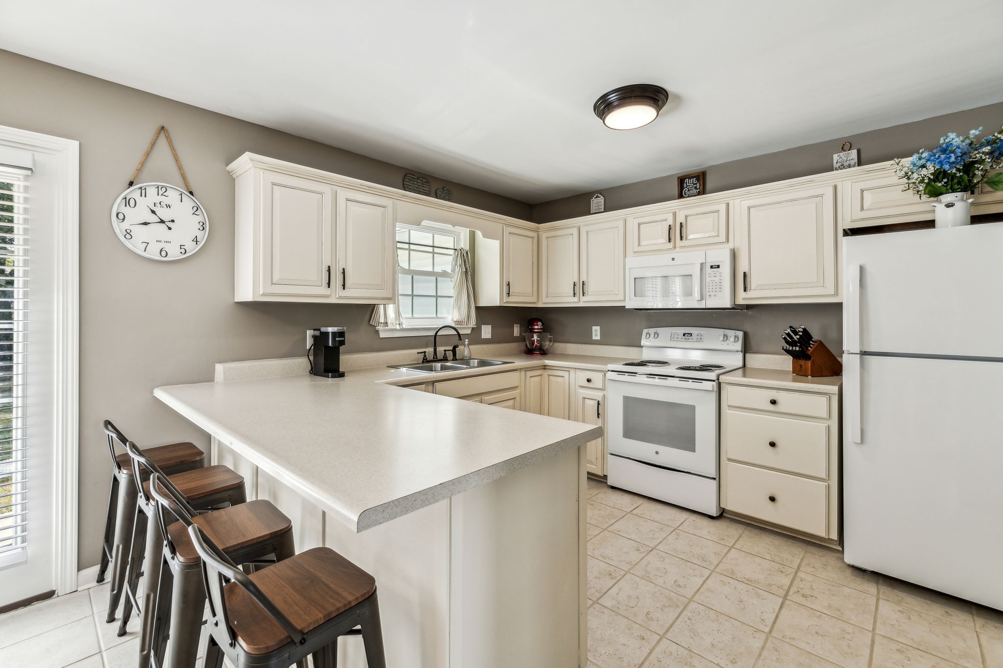113 Johnny Ruth Court Murfreesboro, TN 37127 - Photo 10 of 39 Gallery Image 10