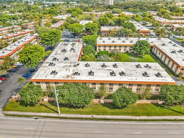$145,000 | 1950 North Andrews Avenue, Unit 210D, Wilton Manors, FL 33305