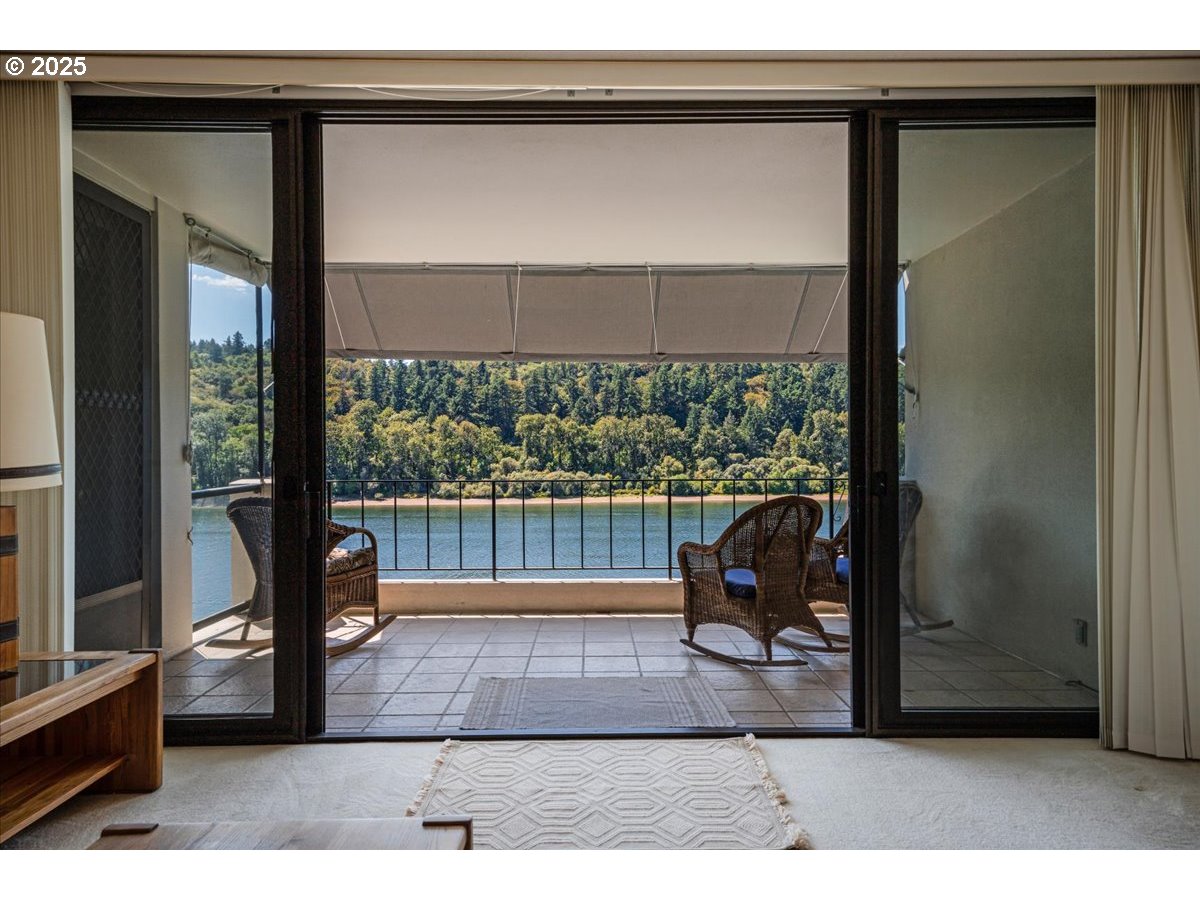 790 Southeast Webber Street, Unit 305 Portland, OR 97202 - Photo 6 of 30 a living room with furniture