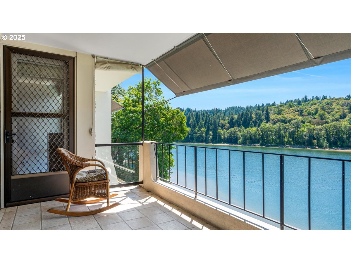 790 Southeast Webber Street, Unit 305 Portland, OR 97202 - Photo 7 of 30 a black and white photo of a garden