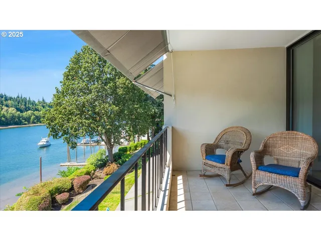 a picture of a bench in a balcony