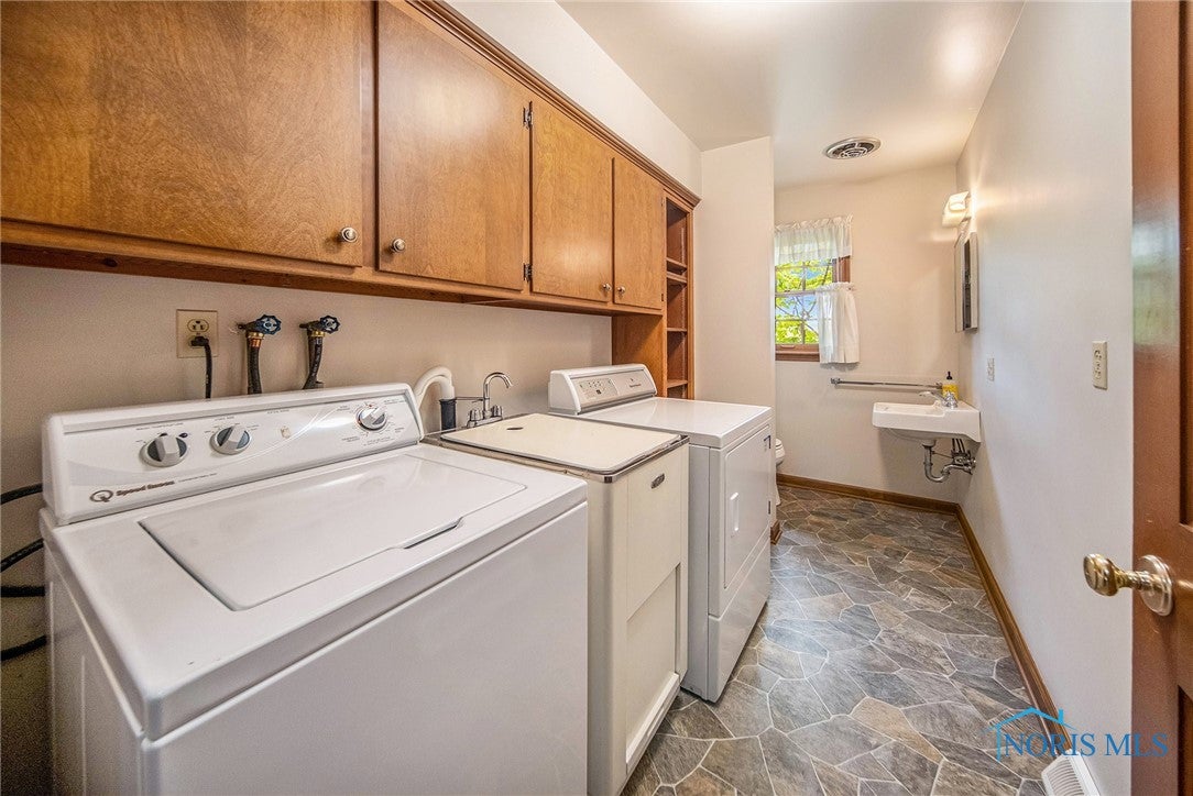 3033 Plumbrook Road Maumee, OH 43537 - Photo 13 of 35 Gallery Image 13