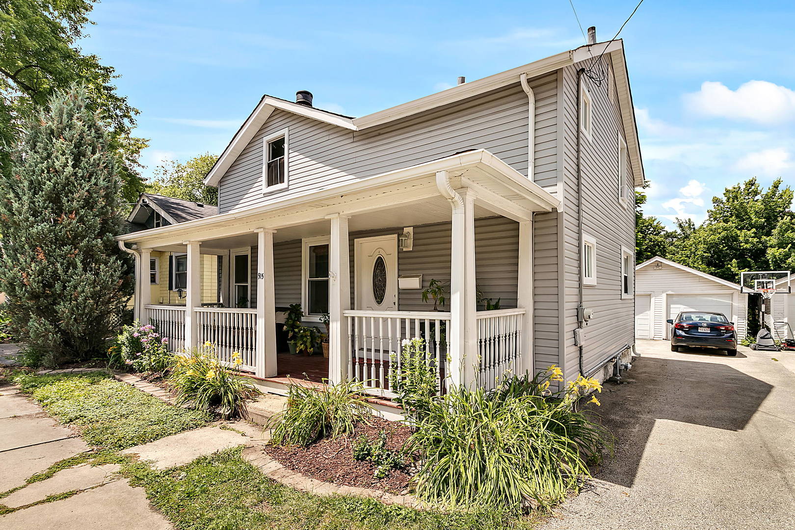 915 Madison Street Lockport, IL 60441 - Photo 2 of 17