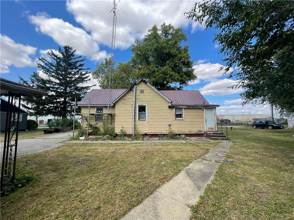 707 East 2nd Street Assumption, IL 62510 - Photo 4 of 22
