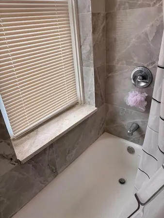 $1,100 | 10501 South Corliss Avenue, Unit 1, Chicago, IL 60628