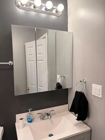 $1,100 | 10501 South Corliss Avenue, Unit 1, Chicago, IL 60628