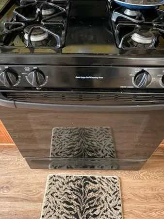 $1,100 | 10501 South Corliss Avenue, Unit 1, Chicago, IL 60628