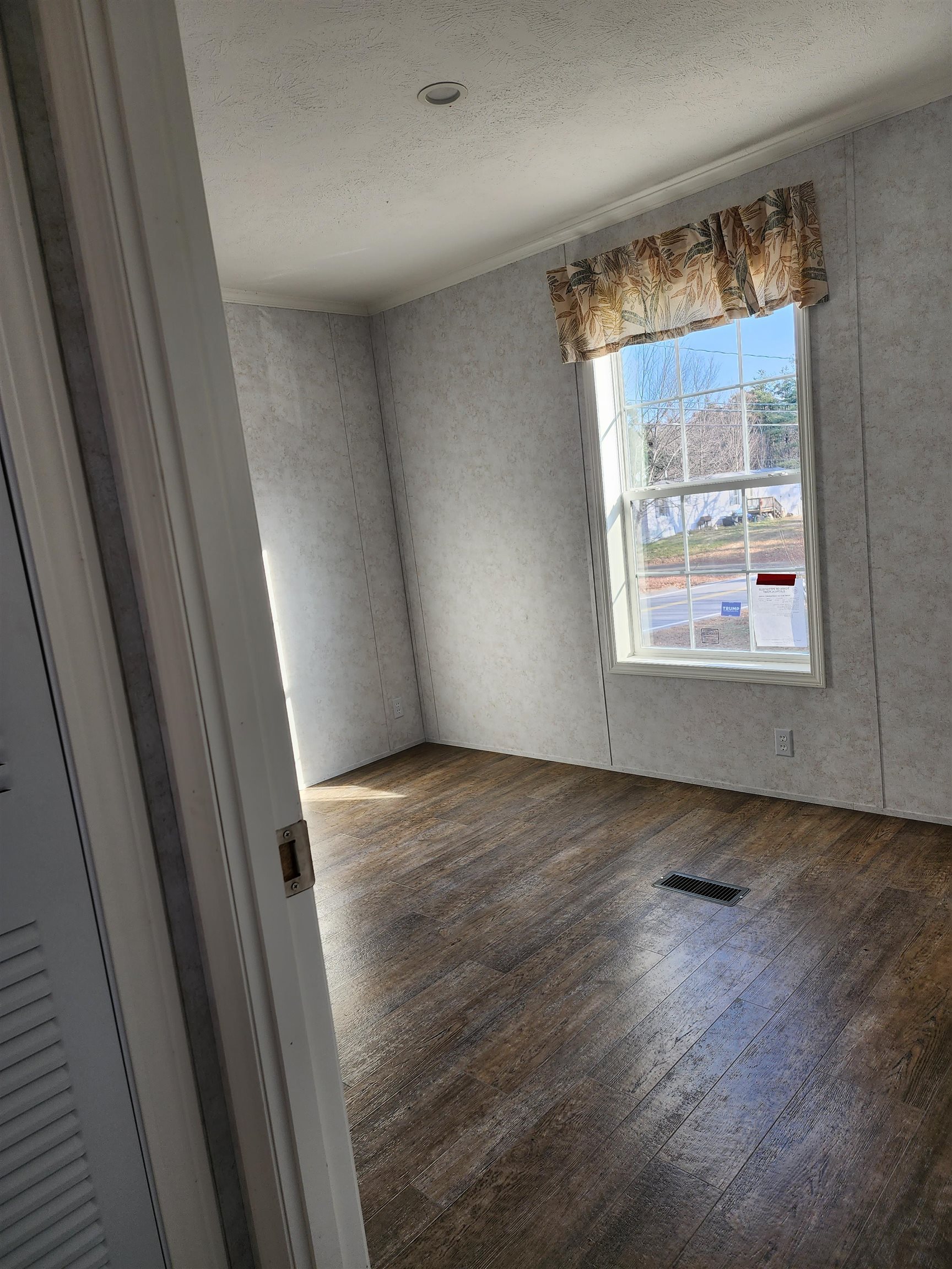 62 Leavitt Road, Unit #1 Pittsfield, NH 03263 - Photo 3 of 12