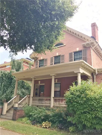 $1,400 | 451 Franklin Street, Unit 2, Buffalo, NY 14202