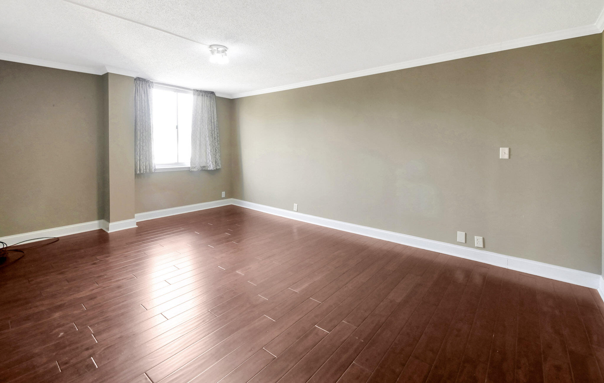 1131 Stringers Ridge Road, Unit 3J Chattanooga, TN 37405 - Photo 15 of 29 3J Pinnacle Master Bedroom