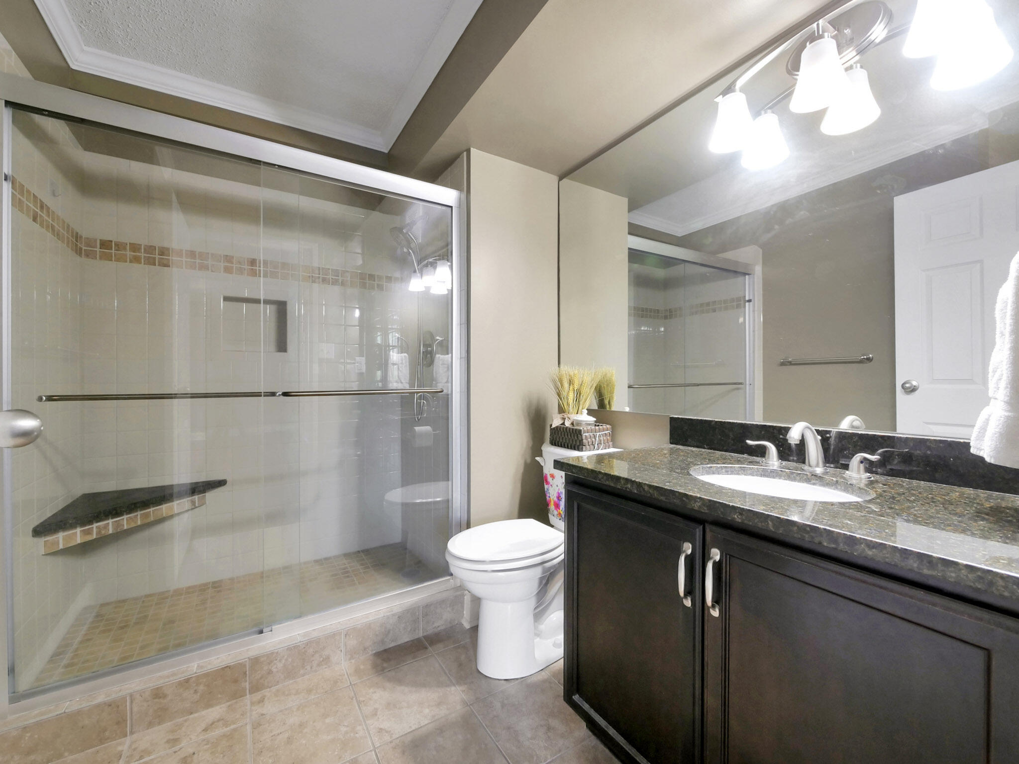 1131 Stringers Ridge Road, Unit 3J Chattanooga, TN 37405 - Photo 17 of 29 3J Pinnacle Master Bathroom Master 2