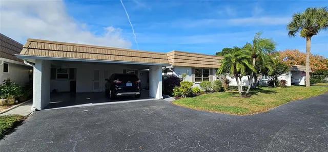 $2,200 | 2009 Riverbluff Parkway, Unit V334, Sarasota, FL 34231