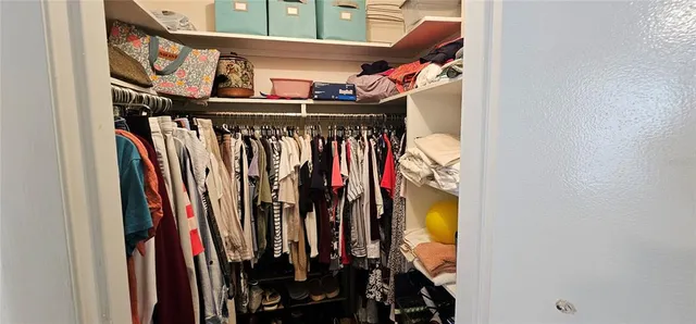 $2,200 | 2009 Riverbluff Parkway, Unit V334, Sarasota, FL 34231